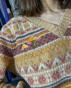 Mushroom V-Neck Cropped Sweater L